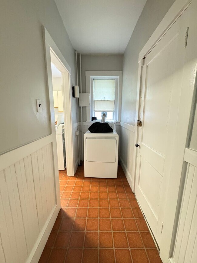 Building Photo - 3 Bed 9/1 BRIGHTON