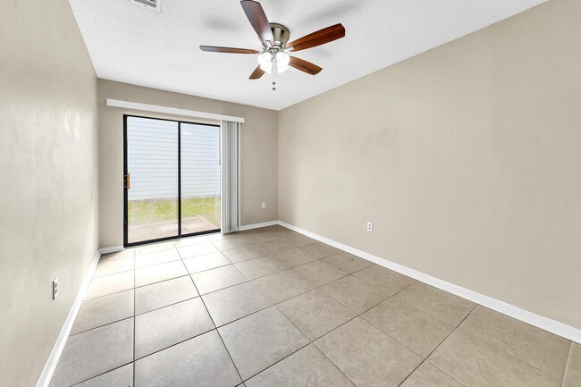 Building Photo - 2014 Woodfern Path