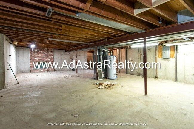 Building Photo - Beautiful Home in Blue Springs-Available NOW!!