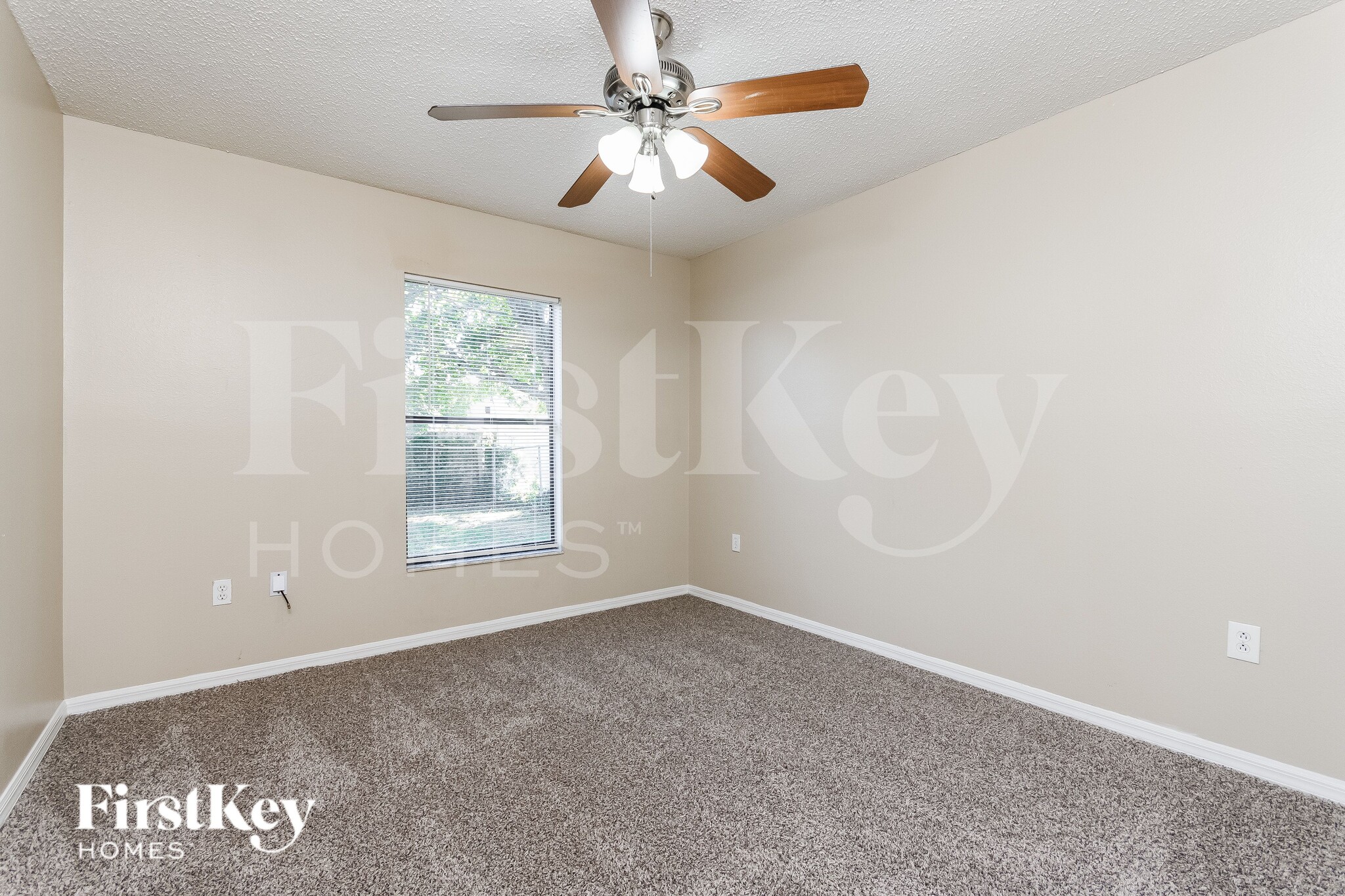 Building Photo - 708 Dromedary Dr