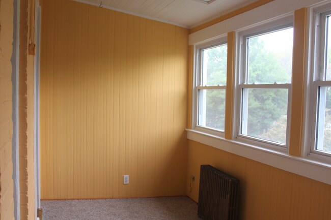 Building Photo - 1121 Oates St NE