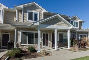 Building Photo - 1151 NE 7th Ln