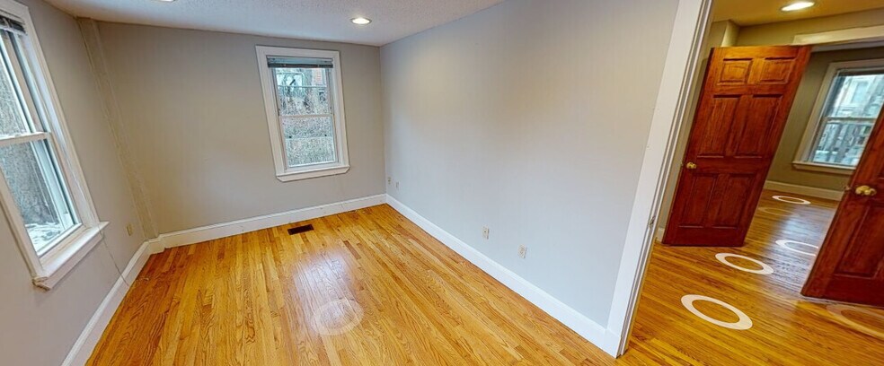 Building Photo - 428 Franklin St
