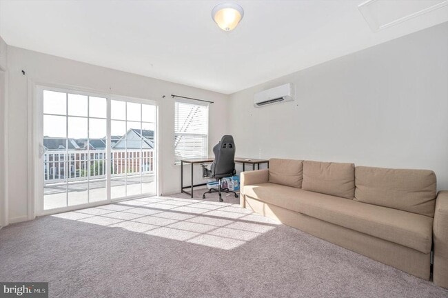 Building Photo - 7780 Dagny Wy