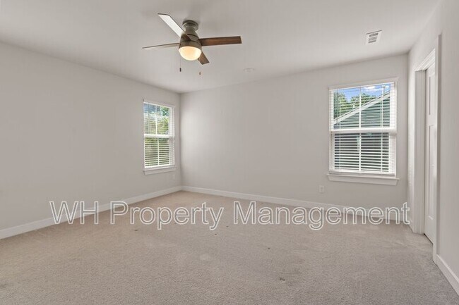 Building Photo - 441 Chinook Dr