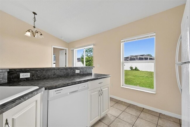Building Photo - 9 Lytton Ln