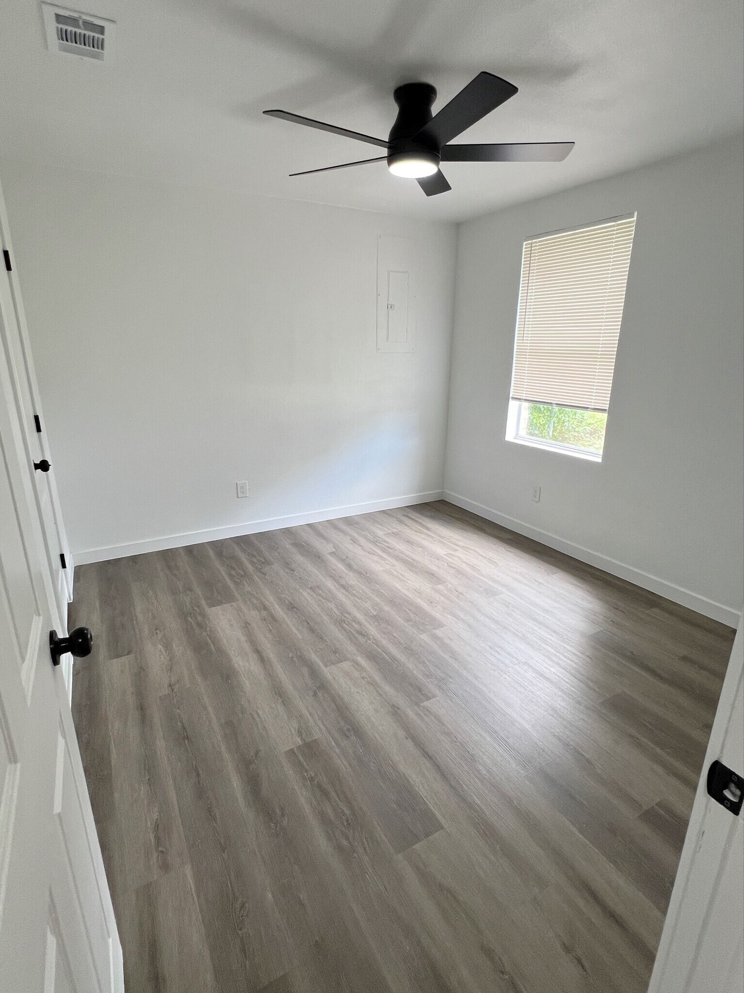 Bedroom 2 - 1425 Little St