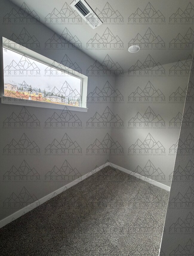 Building Photo - 3 BED 2.5 BATH NEW BUILD!