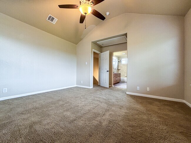 Building Photo - 1908 Tanger Ter