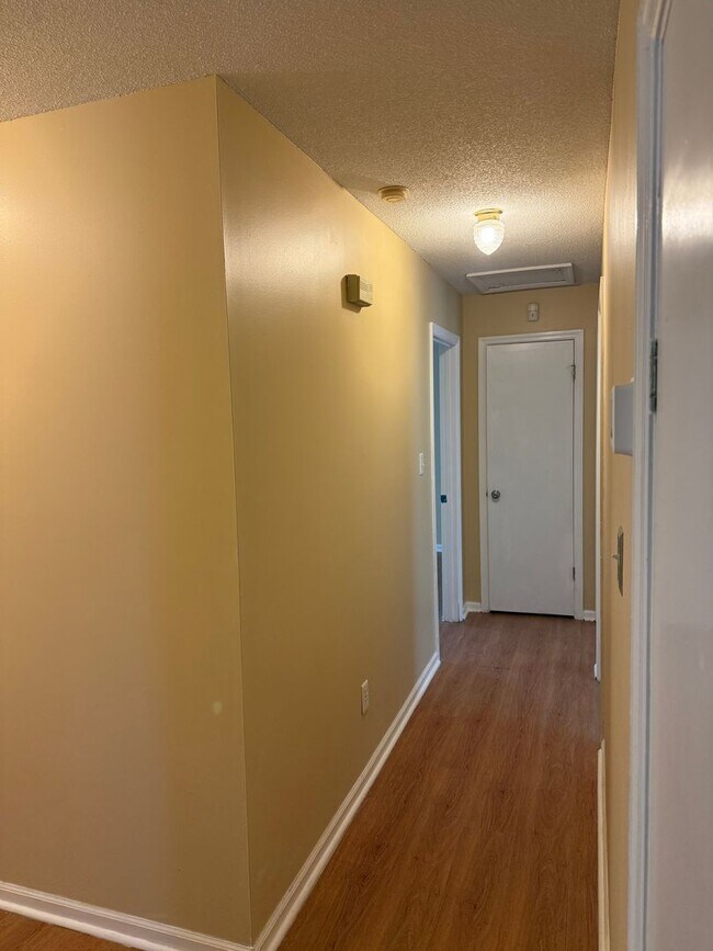 Building Photo - 2962 Bridgeport Dr