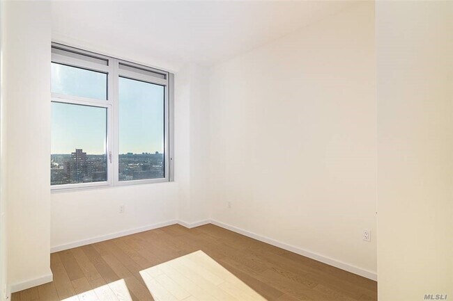 Building Photo - 133-27 39th Ave