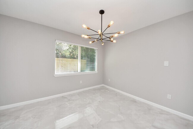 Building Photo - 1503 Locklaine Dr