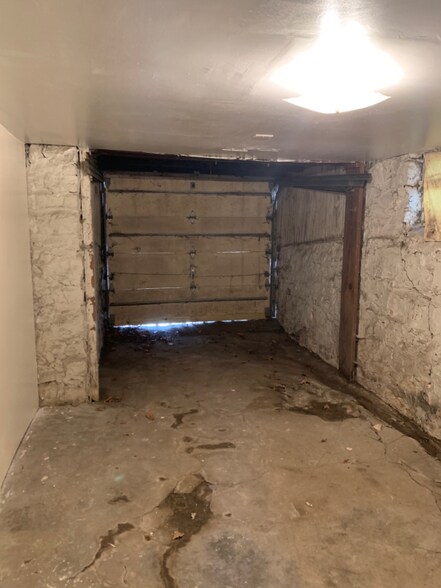 Building Photo - 520 SW 5th St