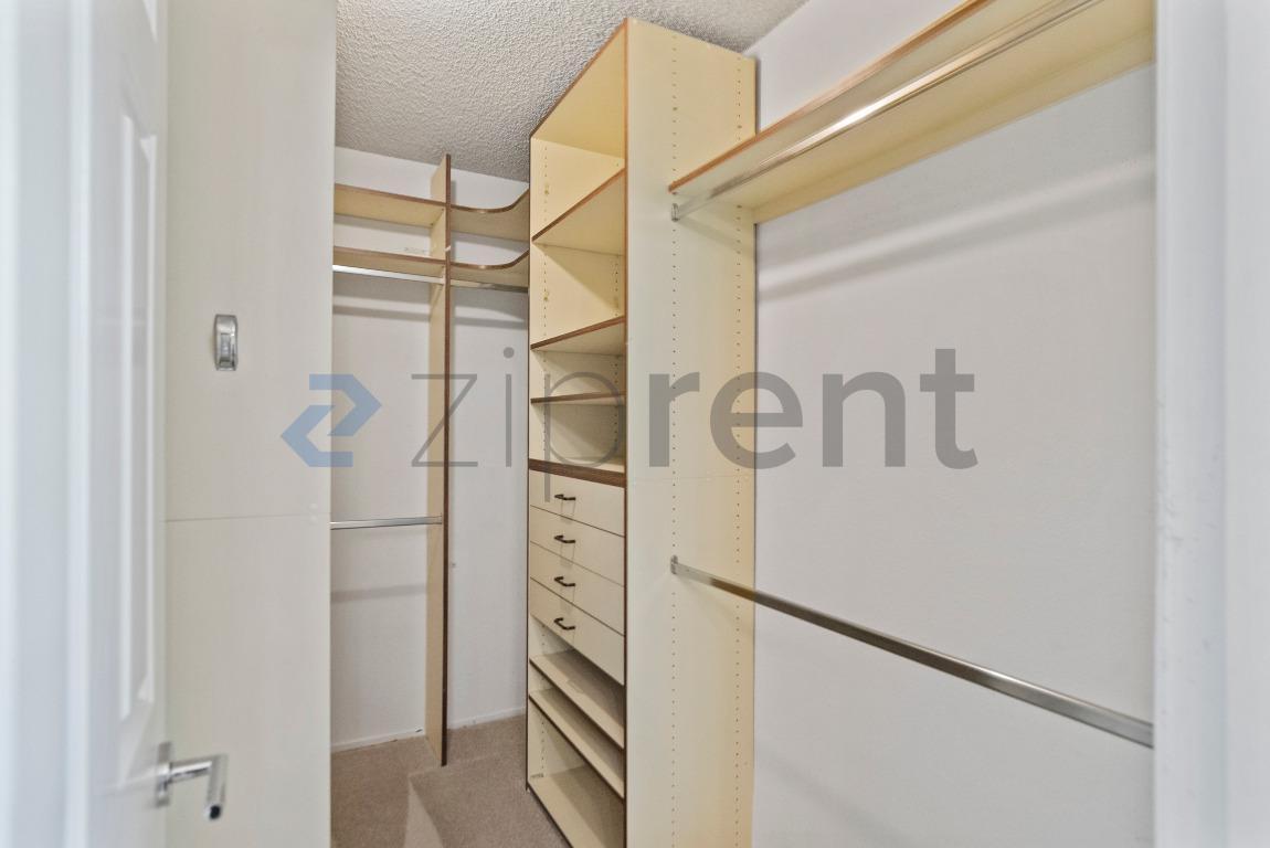 Building Photo - 6 Sandpebble Ct