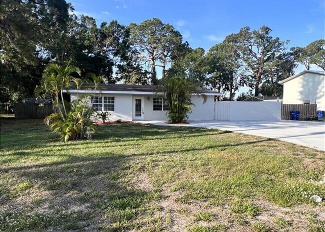 Primary Photo - 2136 Brueckner Dr