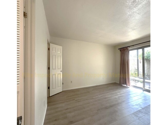 Building Photo - 5253 N Tigua Dr