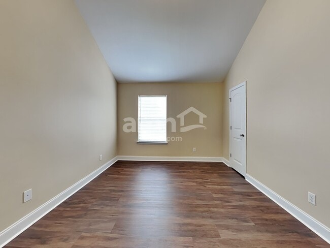 Building Photo - 3 Fiore Dr