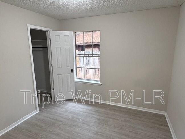 Building Photo - 10002 Stardust Trail