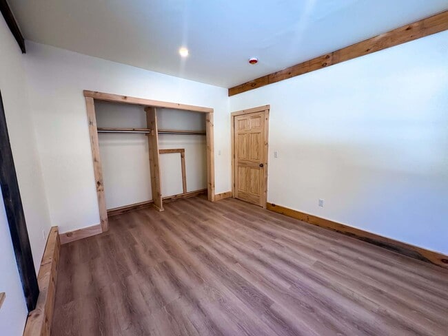 Building Photo - Meadow Woods