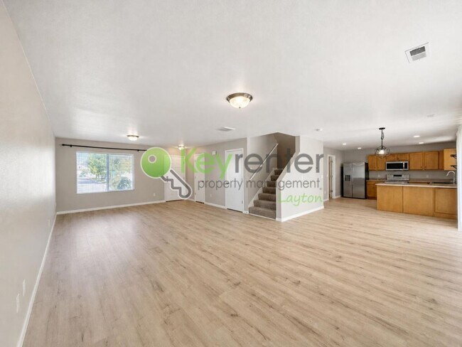 Building Photo - 374 Wellington Dr