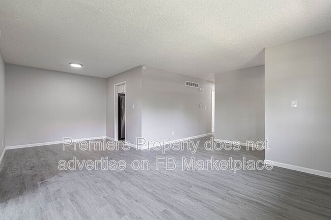 Building Photo - 8441 Kessler St