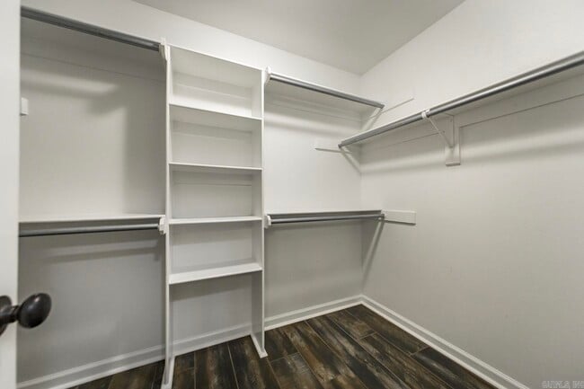 Building Photo - 31 Newcastle Dr