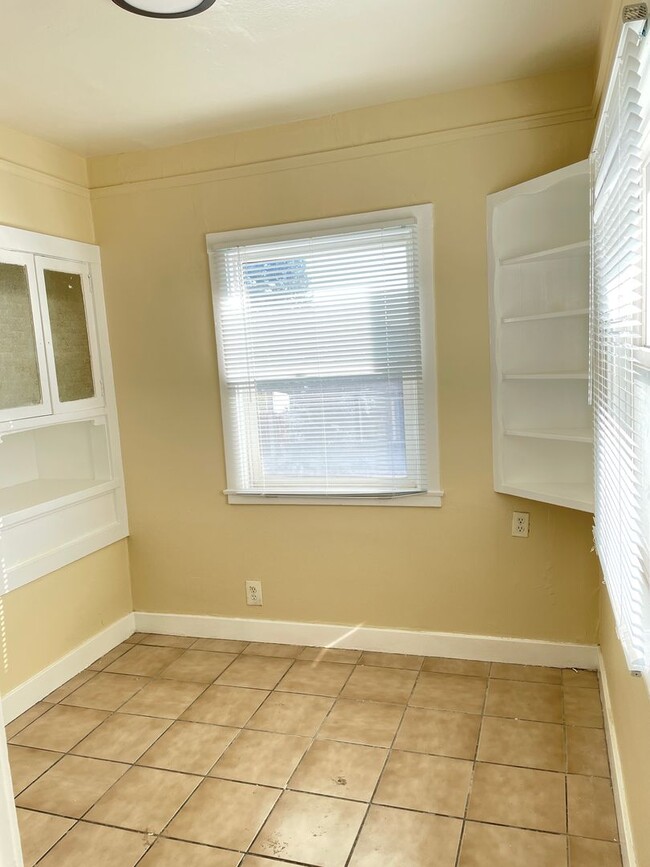 Building Photo - Available Now -  2 Bedroom House