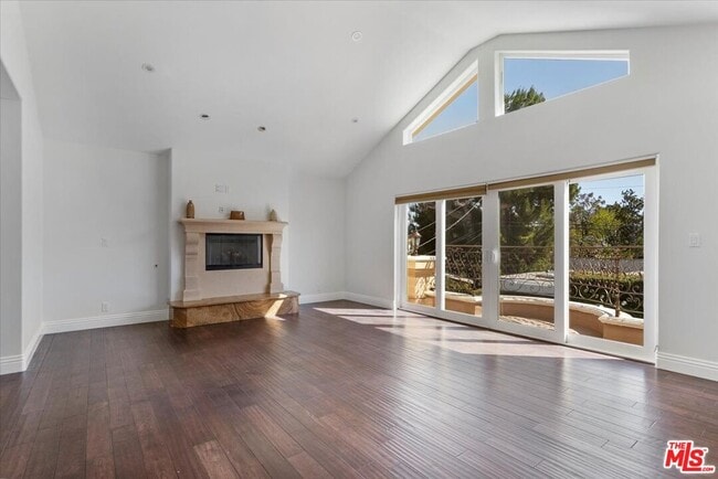 Building Photo - 4144 Nagle Ave