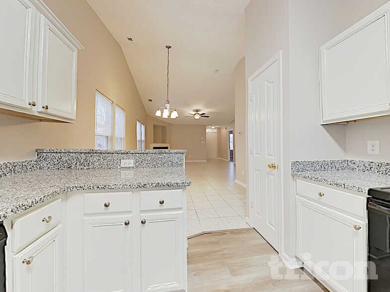Building Photo - 3010 Great Falls Dr