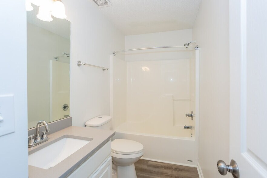 Building Photo - 7425 Saddle Trail Ln
