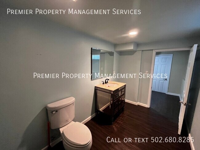 Building Photo - 607 Southview Dr