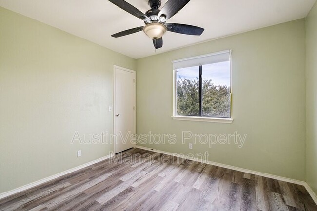 Building Photo - 104 Pond Way