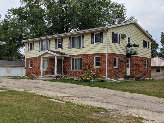 Primary Photo - 120 W Grant St