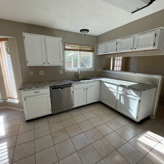 Building Photo - 507 Eaglecreek Dr