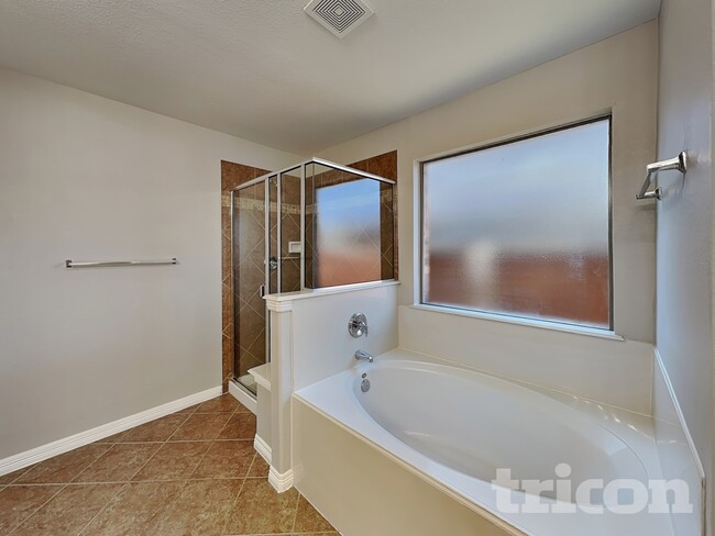 Building Photo - 2712 Columbus