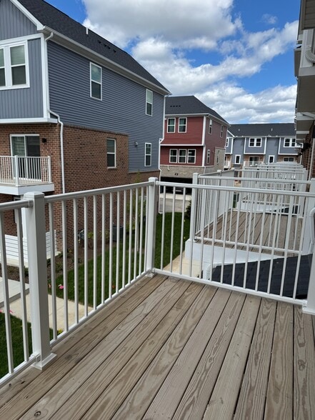 Building Photo - 813 Canterbury Ln
