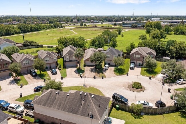 Building Photo - 9326 Valley Tree Ln