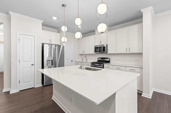 Primary Photo - 6017 Grey Colt Wy