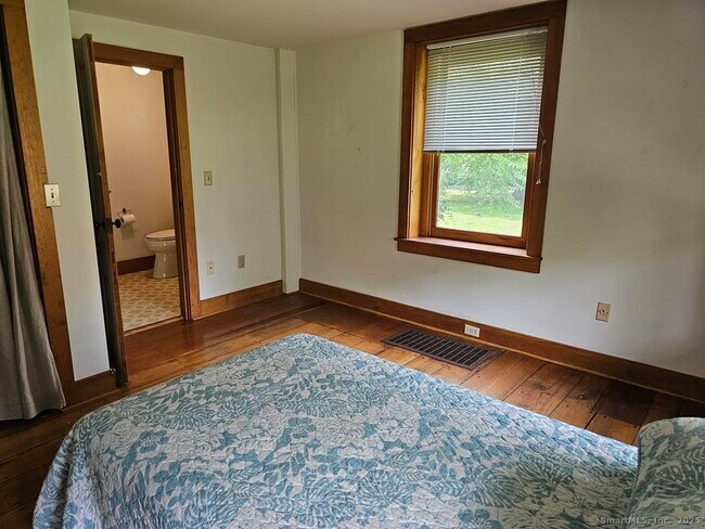 Building Photo - 33 Wildwood Ave