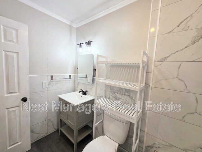 Building Photo - 1808 Bryn Mawr Dr