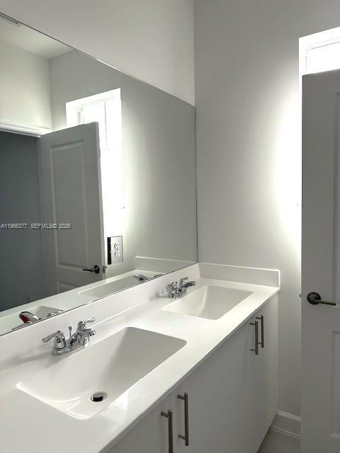 Building Photo - 2582 SE 29th St