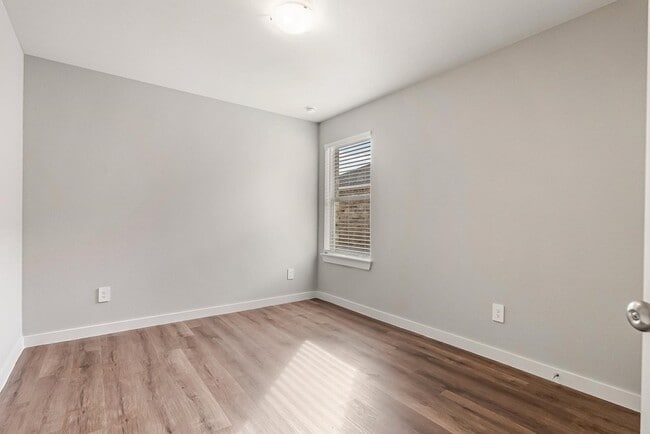 Building Photo - 2649 Baron Ave