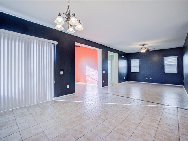 Building Photo - PROMO 1/2 OFF FIRST MONTH'S RENT!!*