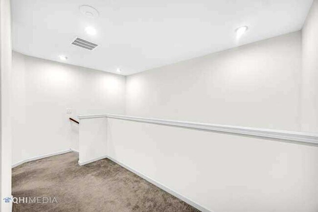 Building Photo - 458 Watercress Dr