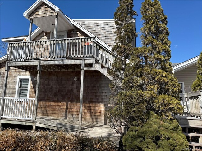 Building Photo - 64 Old Riverhead Rd