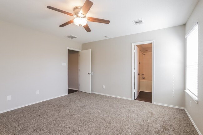 Building Photo - 20619 Tayman Oaks Dr