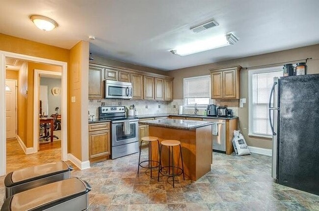 Building Photo - 3224 Cockrell Ave