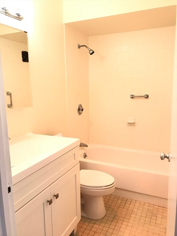 Building Photo - 44 Washington St