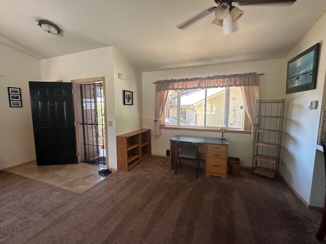 Building Photo - 1476 Glenwood Dr