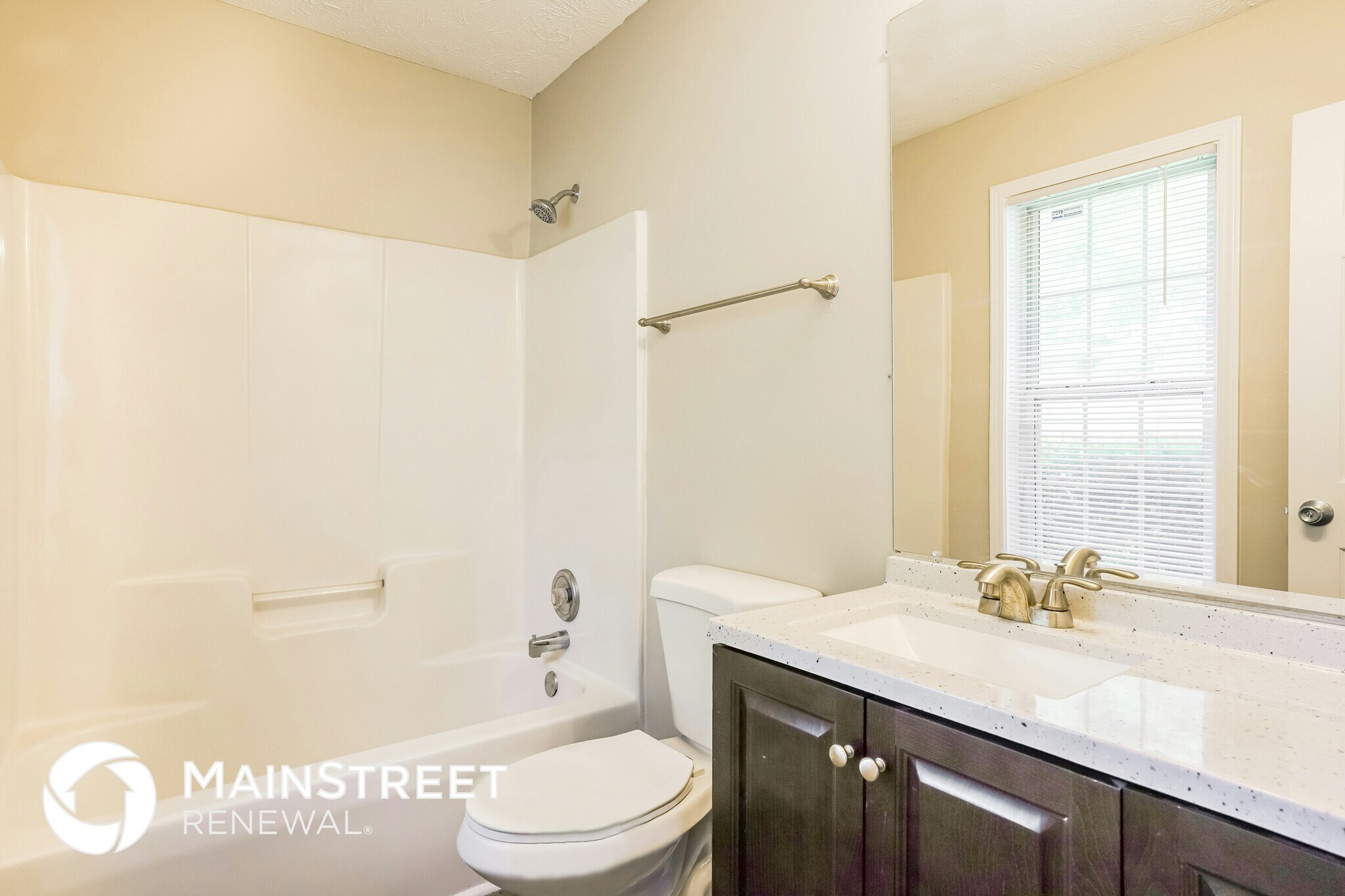 Building Photo - 6670 South Ave